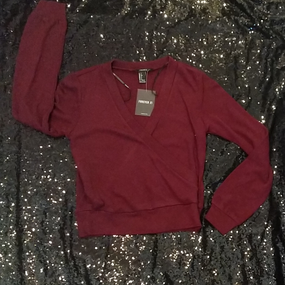 Burgundy crop sweatshirt 🤑